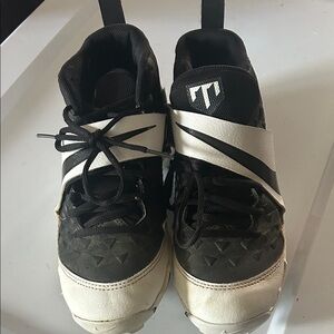 Black and White Nike Trout Fastflex Baseball Cleats